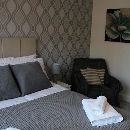 Haven - Spacious Luxury Home Perfect For Families, Couples And Contractors! 5Mins To Xscape And Junction 32! カッスルフォード エクステリア 写真