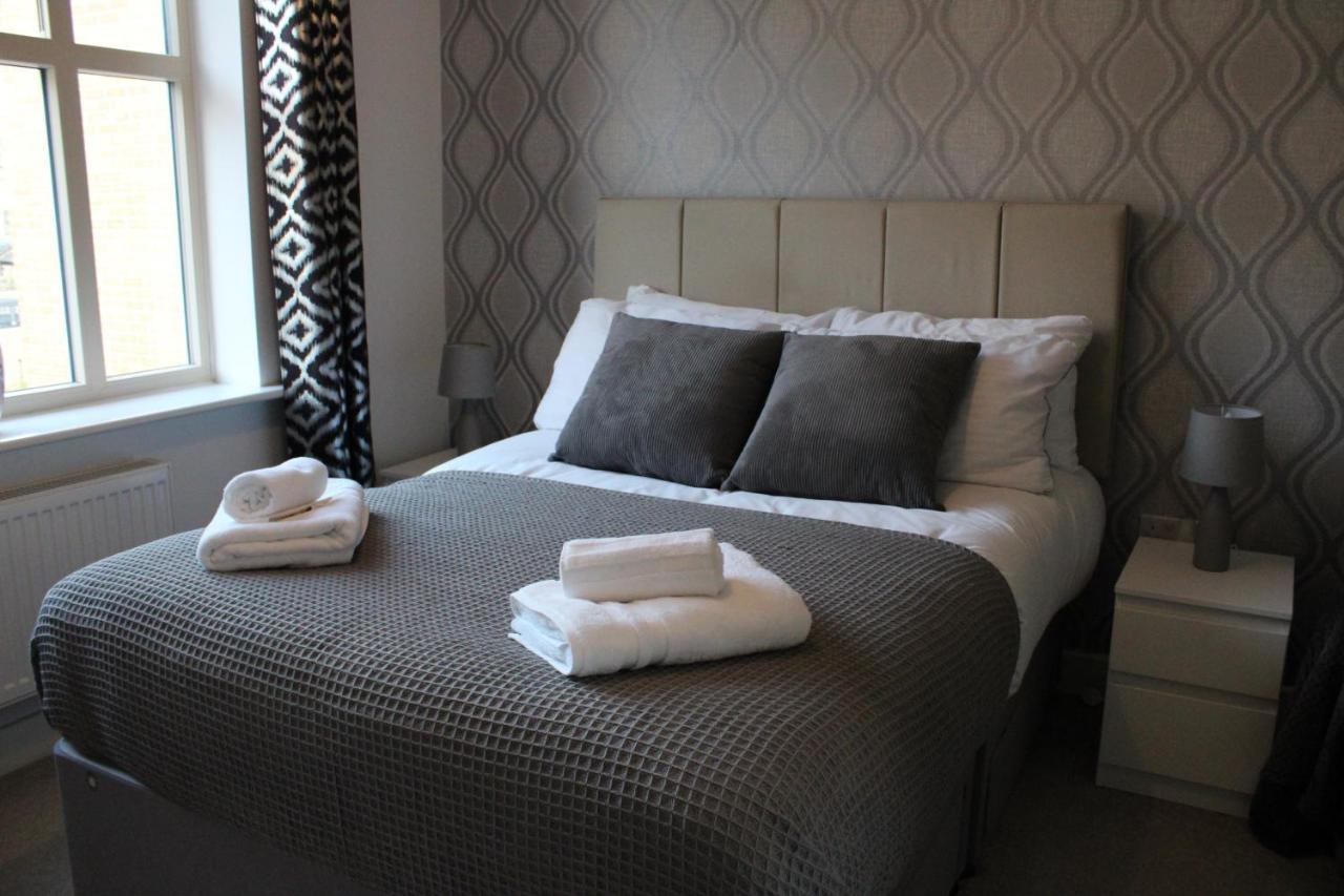 Haven - Spacious Luxury Home Perfect For Families, Couples And Contractors! 5Mins To Xscape And Junction 32! カッスルフォード エクステリア 写真
