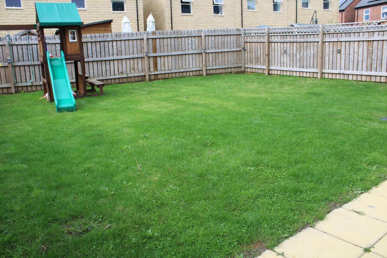 Haven - Spacious Luxury Home Perfect For Families, Couples And Contractors! 5Mins To Xscape And Junction 32! カッスルフォード エクステリア 写真