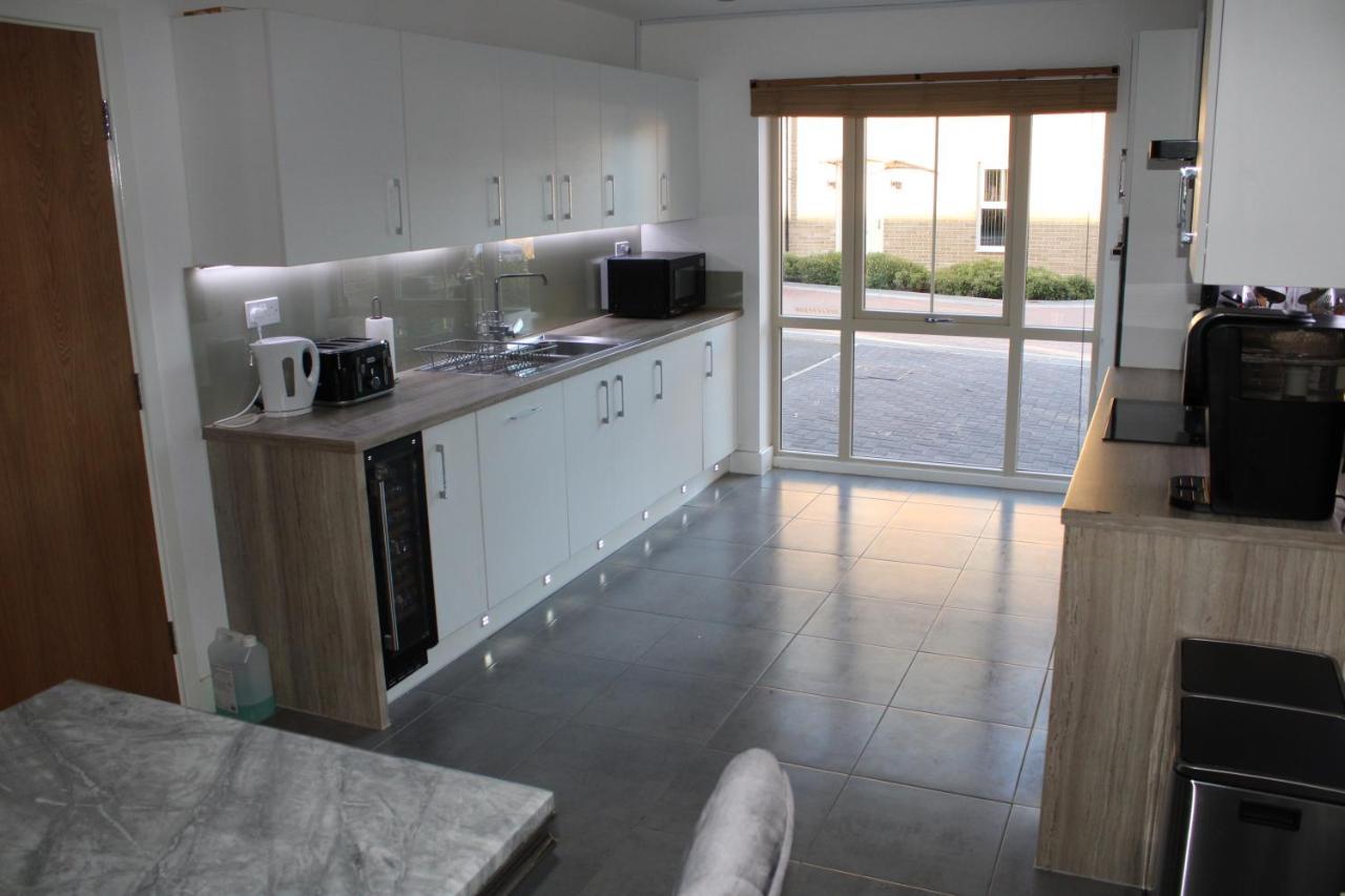 Haven - Spacious Luxury Home Perfect For Families, Couples And Contractors! 5Mins To Xscape And Junction 32! カッスルフォード エクステリア 写真