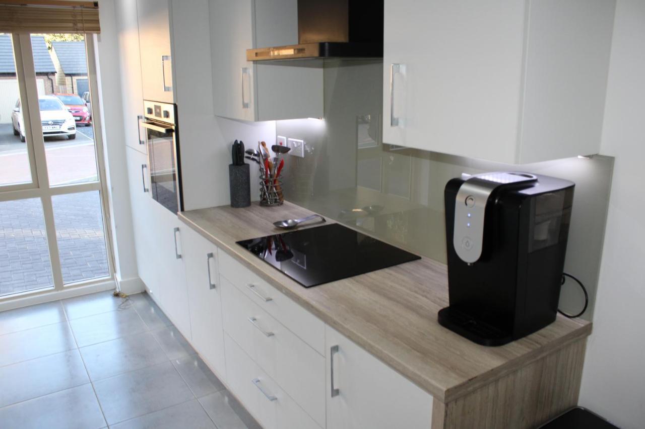 Haven - Spacious Luxury Home Perfect For Families, Couples And Contractors! 5Mins To Xscape And Junction 32! カッスルフォード エクステリア 写真