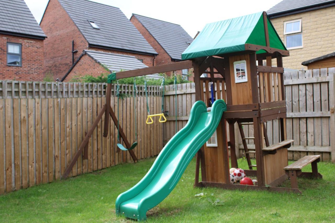 Haven - Spacious Luxury Home Perfect For Families, Couples And Contractors! 5Mins To Xscape And Junction 32! カッスルフォード エクステリア 写真