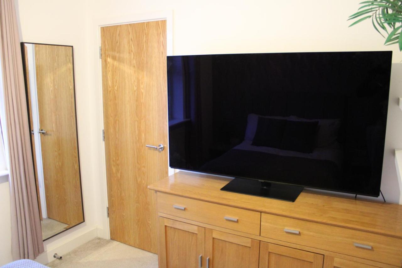 Haven - Spacious Luxury Home Perfect For Families, Couples And Contractors! 5Mins To Xscape And Junction 32! カッスルフォード エクステリア 写真