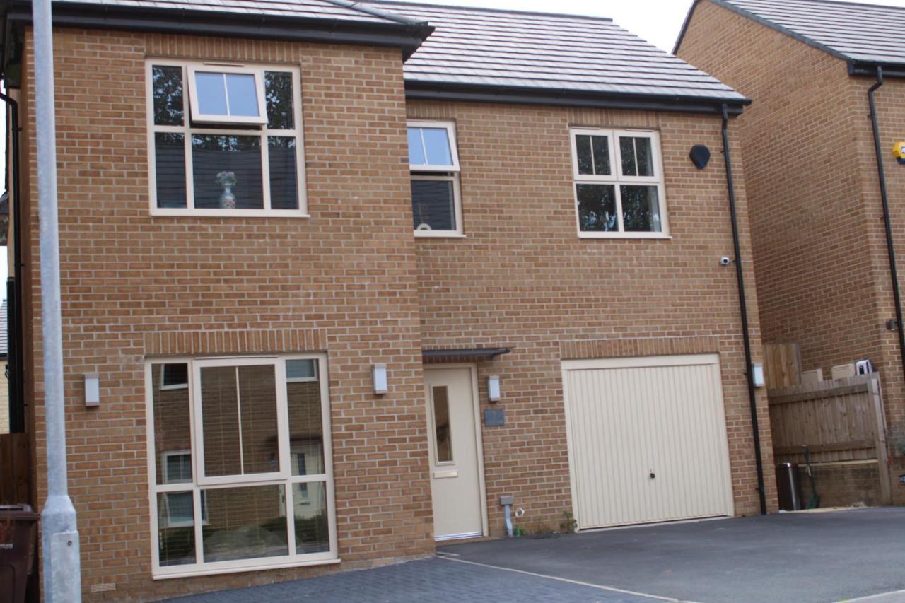 Haven - Spacious Luxury Home Perfect For Families, Couples And Contractors! 5Mins To Xscape And Junction 32! カッスルフォード エクステリア 写真