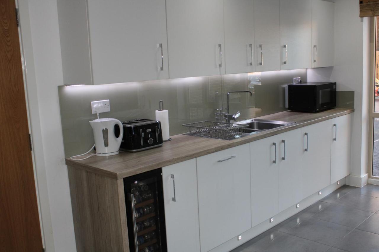 Haven - Spacious Luxury Home Perfect For Families, Couples And Contractors! 5Mins To Xscape And Junction 32! カッスルフォード エクステリア 写真