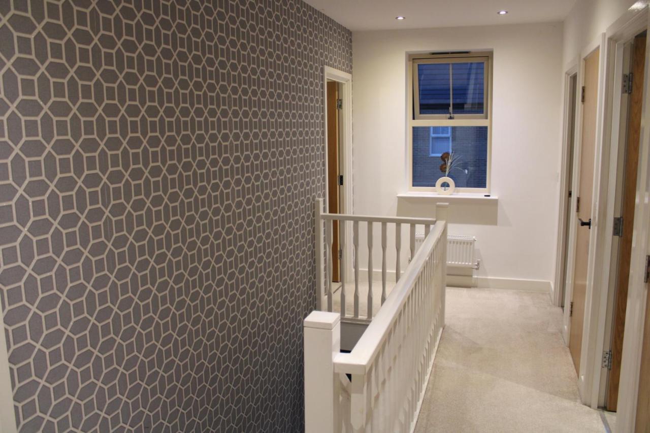 Haven - Spacious Luxury Home Perfect For Families, Couples And Contractors! 5Mins To Xscape And Junction 32! カッスルフォード エクステリア 写真