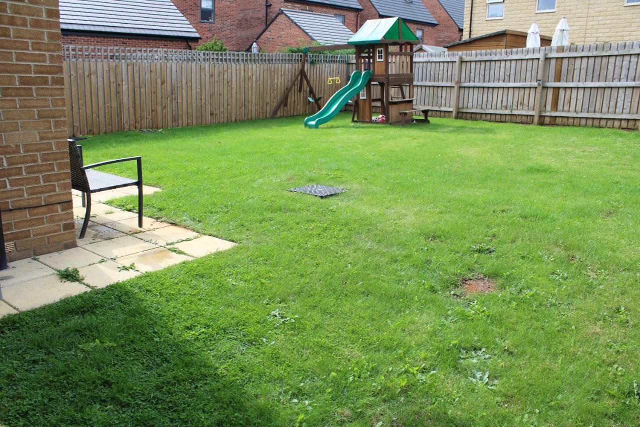 Haven - Spacious Luxury Home Perfect For Families, Couples And Contractors! 5Mins To Xscape And Junction 32! カッスルフォード エクステリア 写真