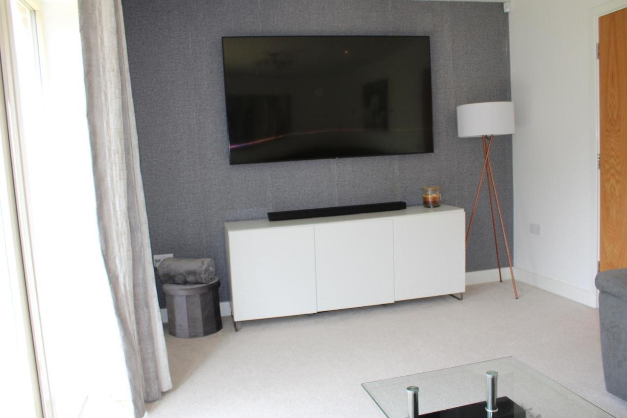 Haven - Spacious Luxury Home Perfect For Families, Couples And Contractors! 5Mins To Xscape And Junction 32! カッスルフォード エクステリア 写真