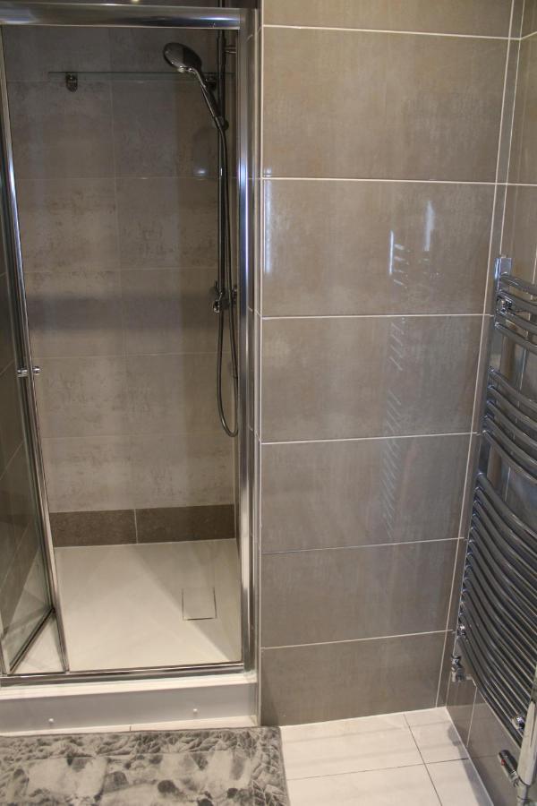 Haven - Spacious Luxury Home Perfect For Families, Couples And Contractors! 5Mins To Xscape And Junction 32! カッスルフォード エクステリア 写真