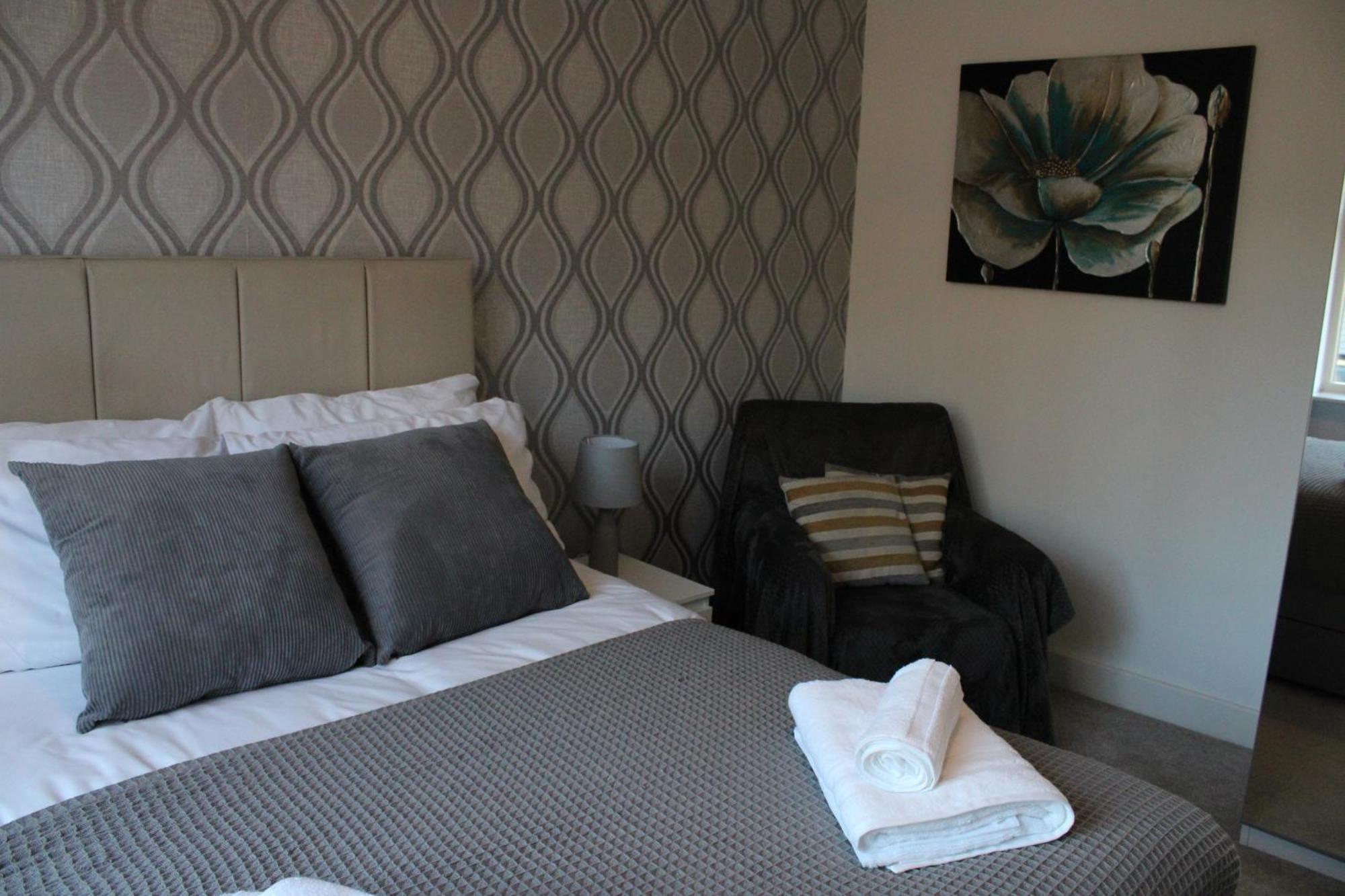 Haven - Spacious Luxury Home Perfect For Families, Couples And Contractors! 5Mins To Xscape And Junction 32! カッスルフォード エクステリア 写真